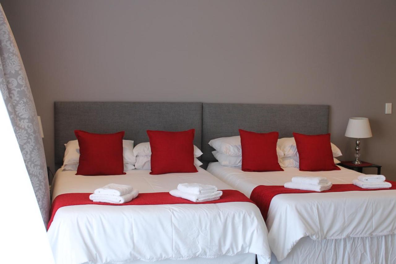 Phoenix Lodge And Waterside Accommodation Knysna Extérieur photo