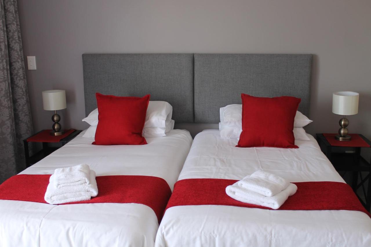 Phoenix Lodge And Waterside Accommodation Knysna Extérieur photo