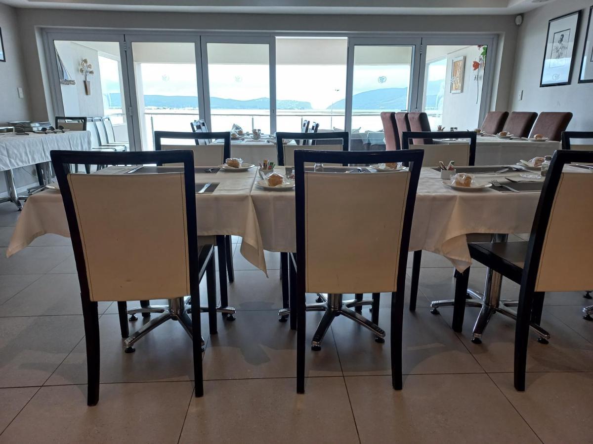 Phoenix Lodge And Waterside Accommodation Knysna Extérieur photo