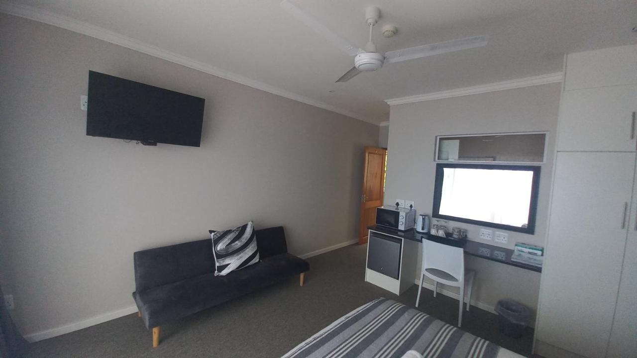 Phoenix Lodge And Waterside Accommodation Knysna Extérieur photo