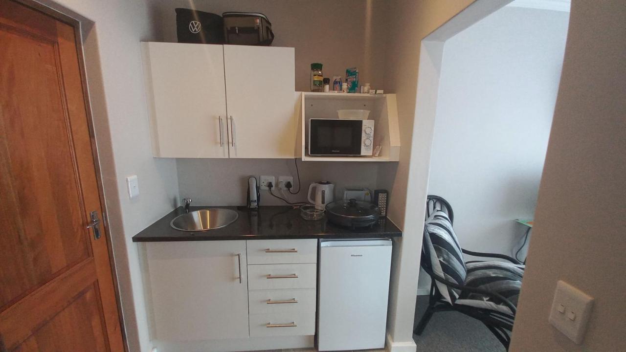 Phoenix Lodge And Waterside Accommodation Knysna Extérieur photo