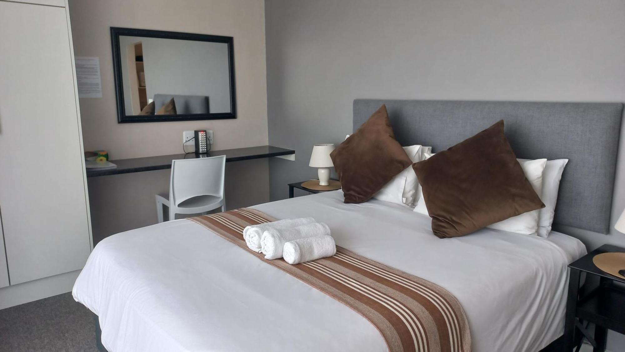 Phoenix Lodge And Waterside Accommodation Knysna Extérieur photo
