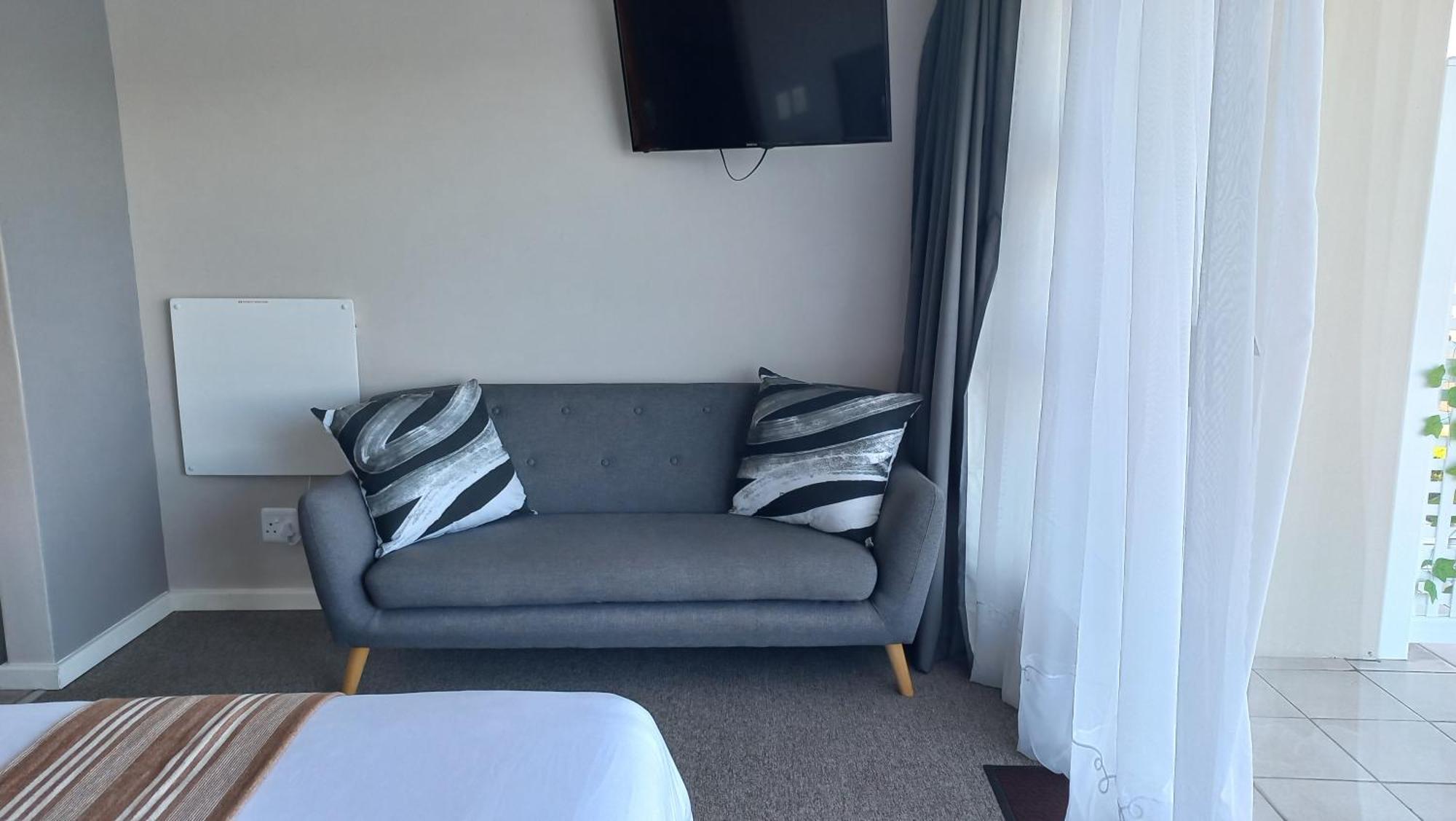 Phoenix Lodge And Waterside Accommodation Knysna Extérieur photo