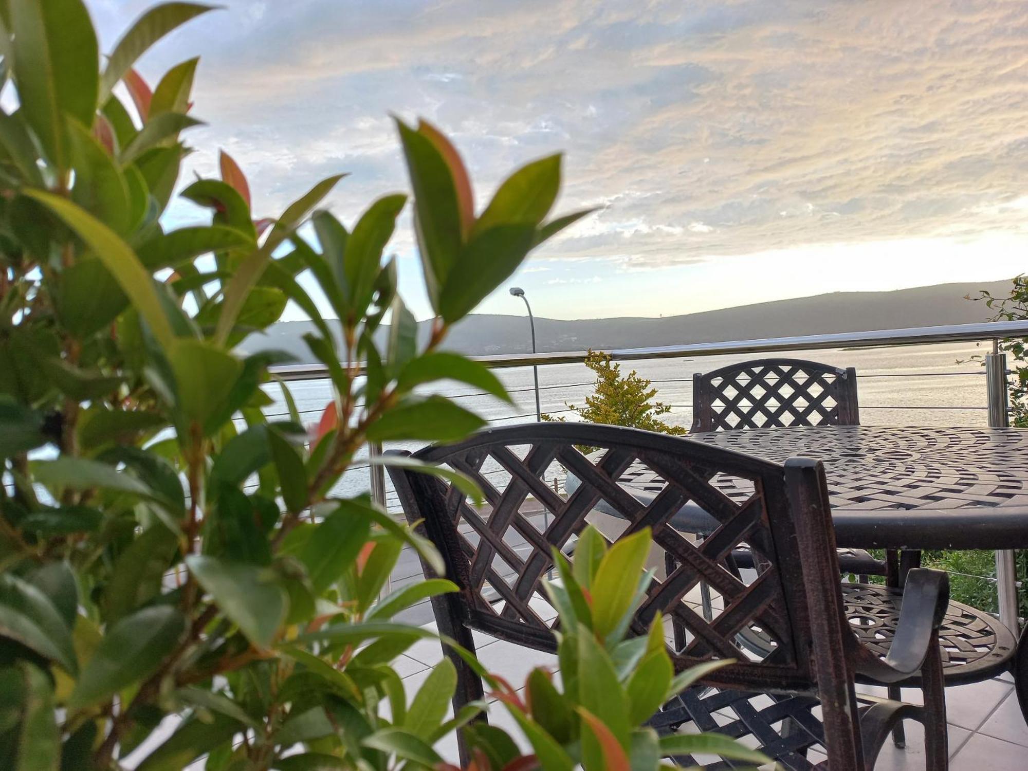 Phoenix Lodge And Waterside Accommodation Knysna Extérieur photo