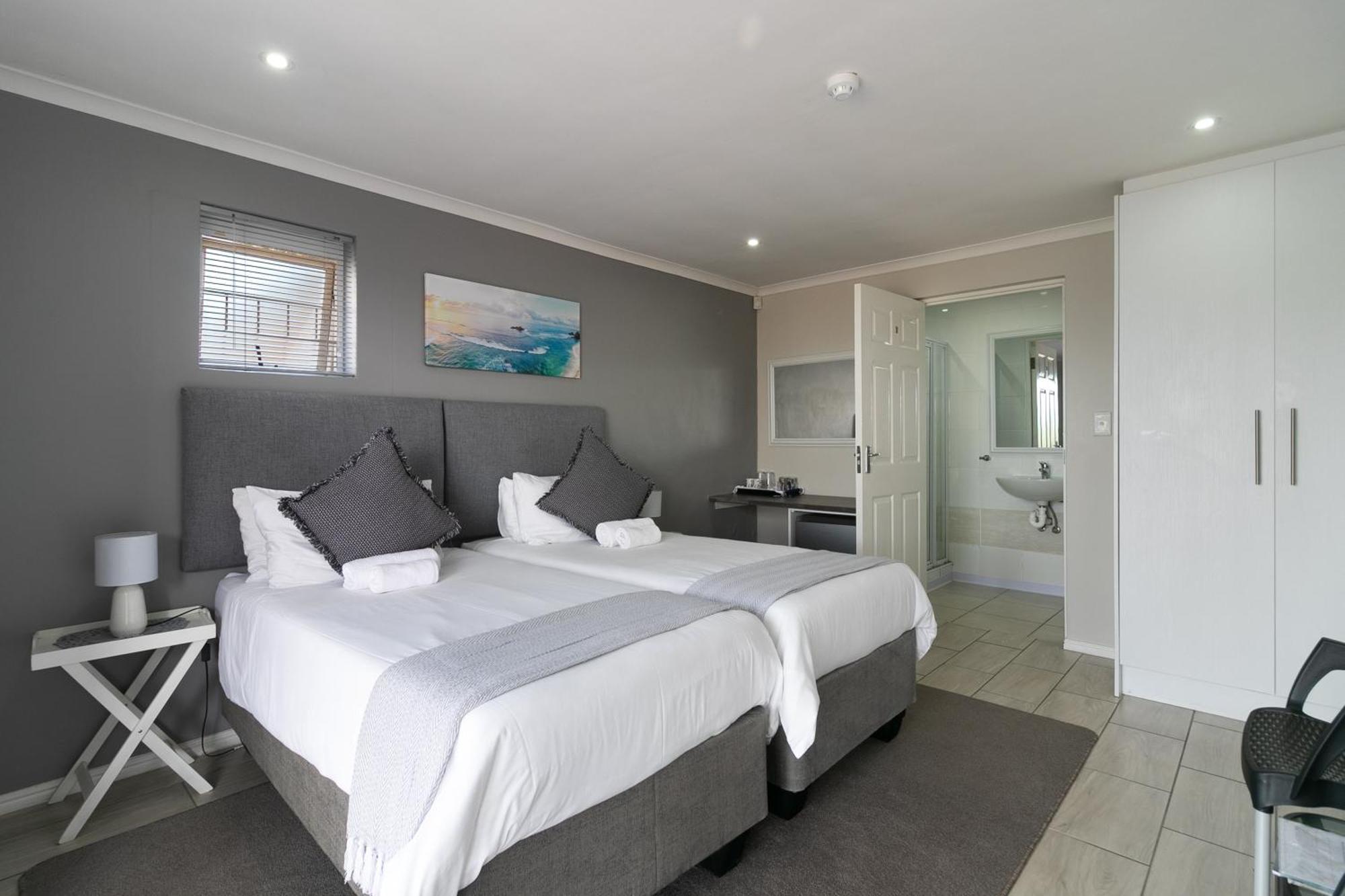 Phoenix Lodge And Waterside Accommodation Knysna Extérieur photo